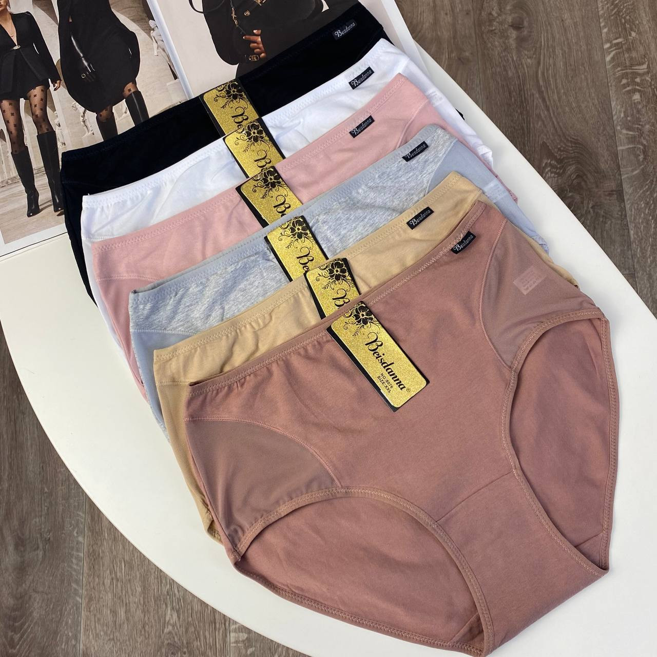 Әнші ангинаның эротикалық суреттері Порно фотосуреттер қыздардың қырынған письки