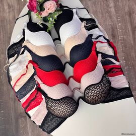 Жіночий бюстгальтер 